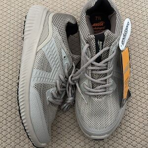 Shoes mens new sizes 8M memory 7.5M Avia Enduropro comfort lite insole cream